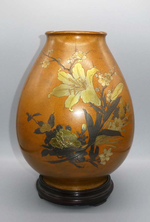 三越黄銅五香彫花瓶 | その他 花瓶・花器・花入・壺 買取・作品