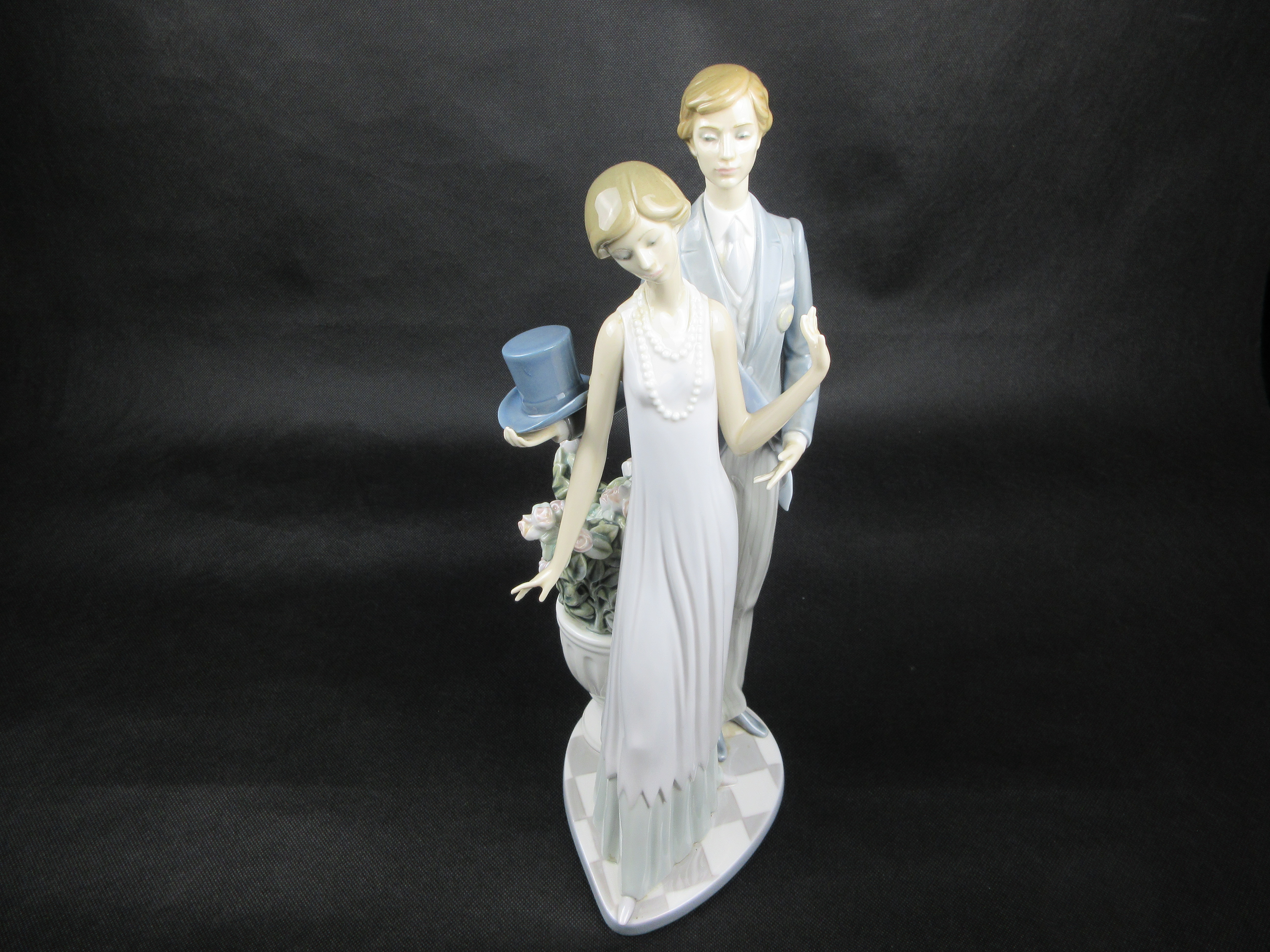 リヤドロ 若い外交官