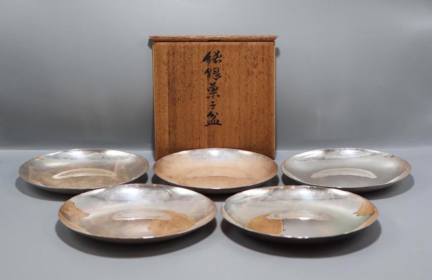 純銀菓子盆 | 秦蔵六 買取・作品 | 工芸品、骨董品・古美術高額査定は