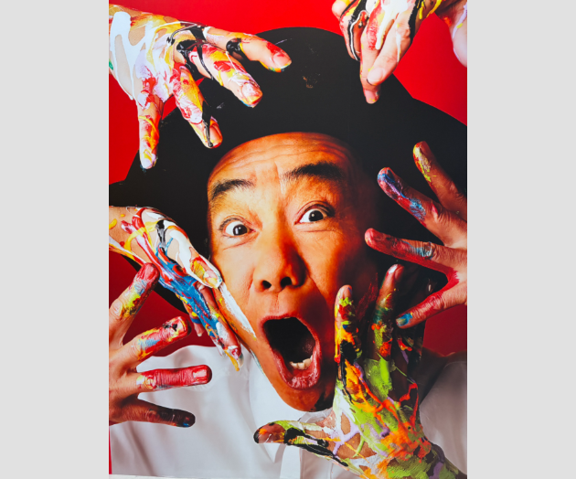 独自の感性で「手」を描き続ける ─ 木梨憲武とREACH OUT